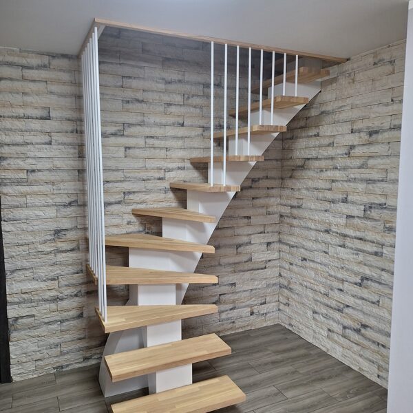 Baltos spalvos, L formos plieninė laiptąsija su lenktu dugnu